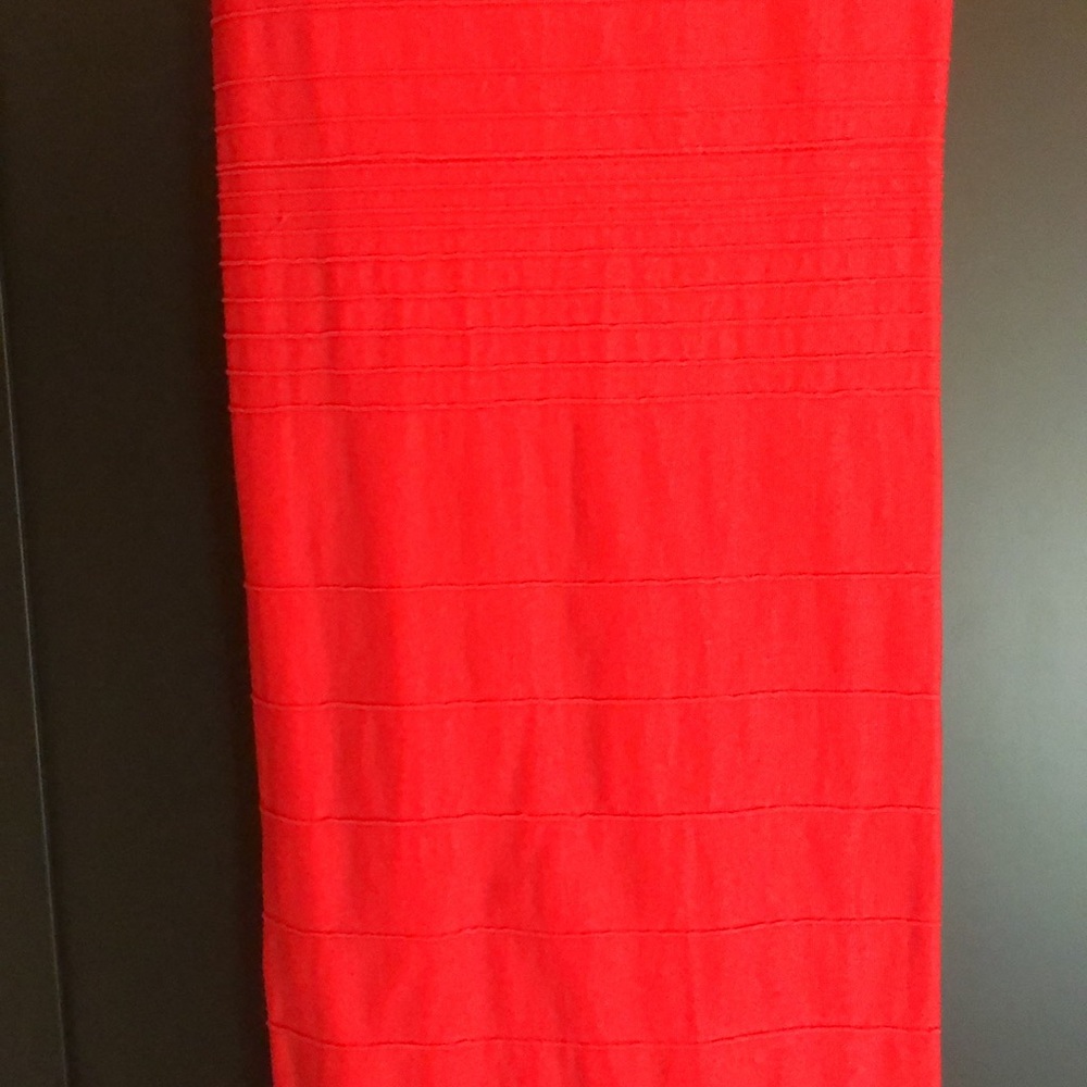 ♥️💋 NWT! Red Hot Bodycon Bebe Dress. Sizzle in this stunner! Size M/L - Picture 8 of 12